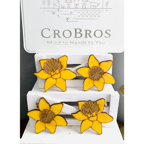 Set of 4 Farmhouse Inspired Yellow Wood Daffodil Themed Coasters - Picture 5 of 5